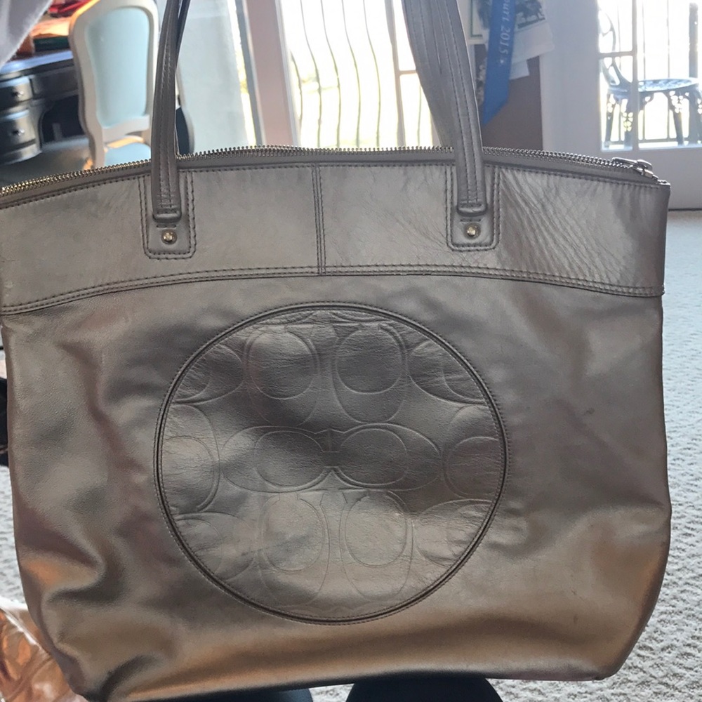 Large coach shoulder bag!
